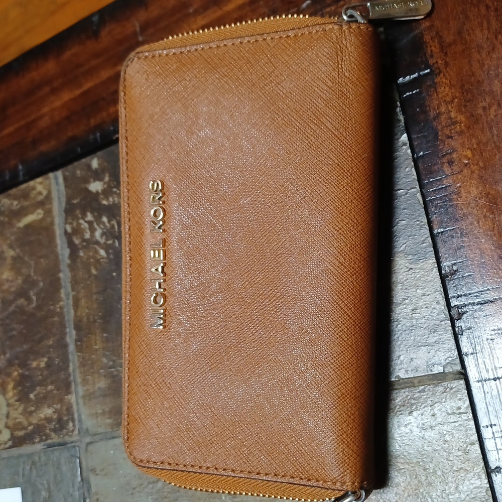 Michael kors wallet